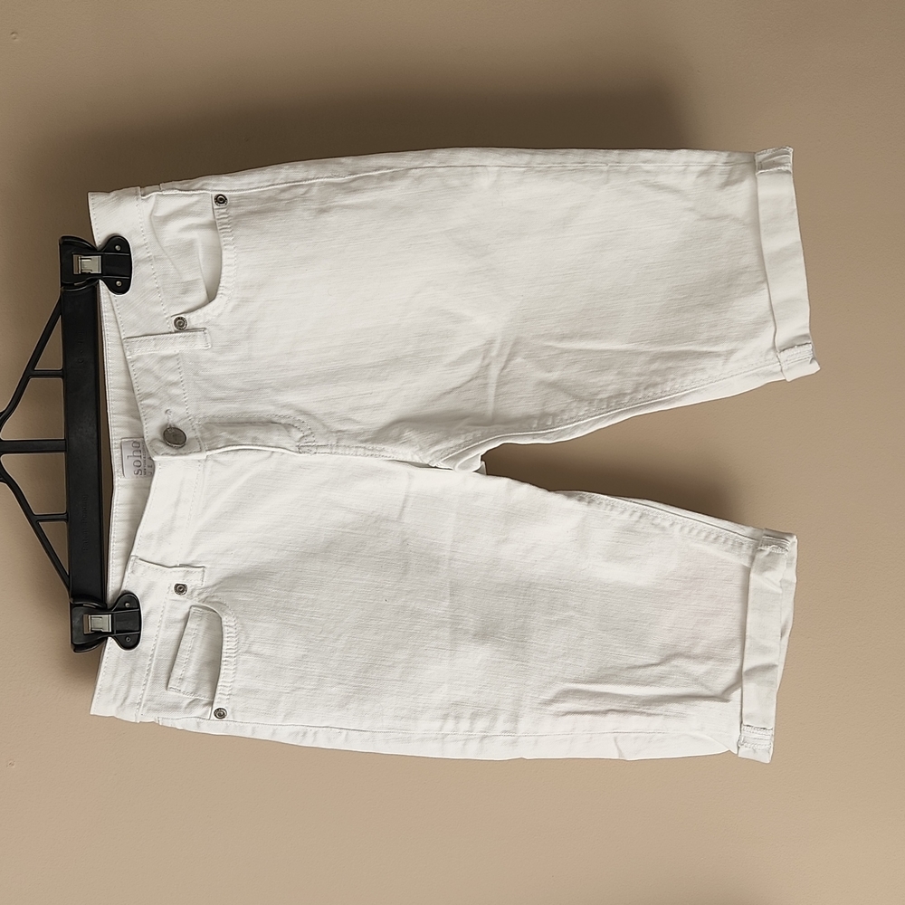 White Soho Jeans stretchy walking shorts/capris
